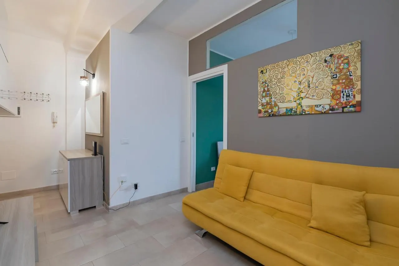 Luxury Apartment Near Navigli Carlo D\'Adda 29 contacts