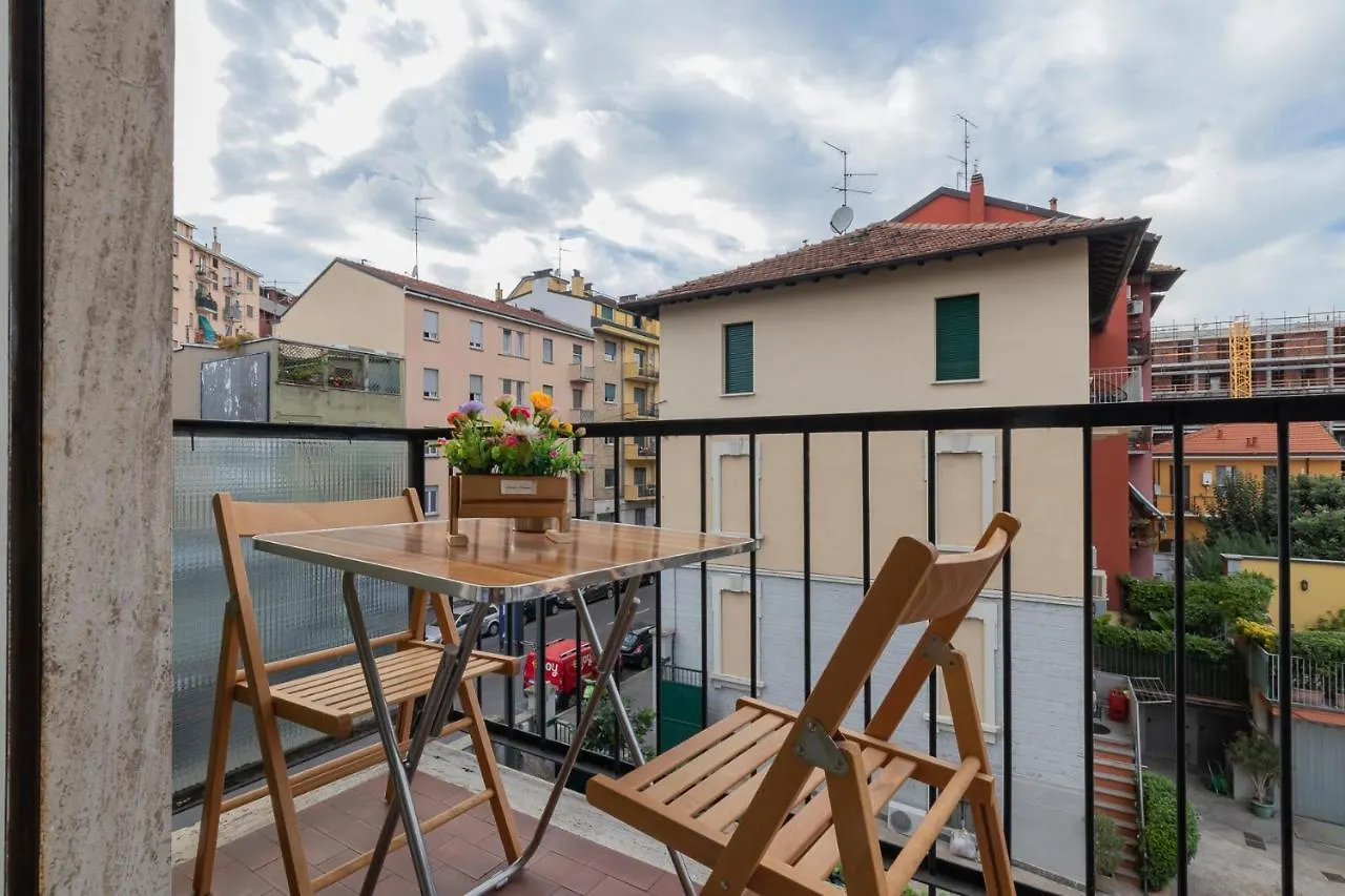 Luxury Apartment Near Navigli Carlo D'Adda 29 Milan Italy